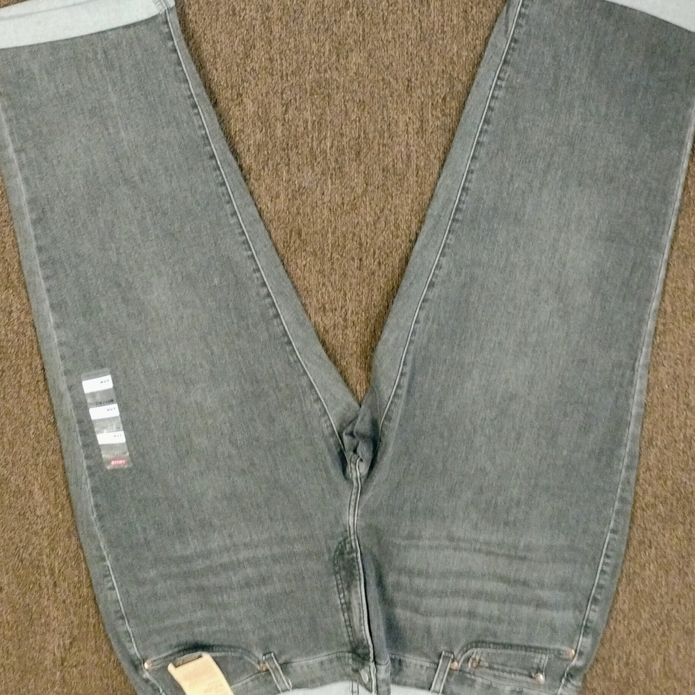 Levi's Gray Capris with Distressed Look